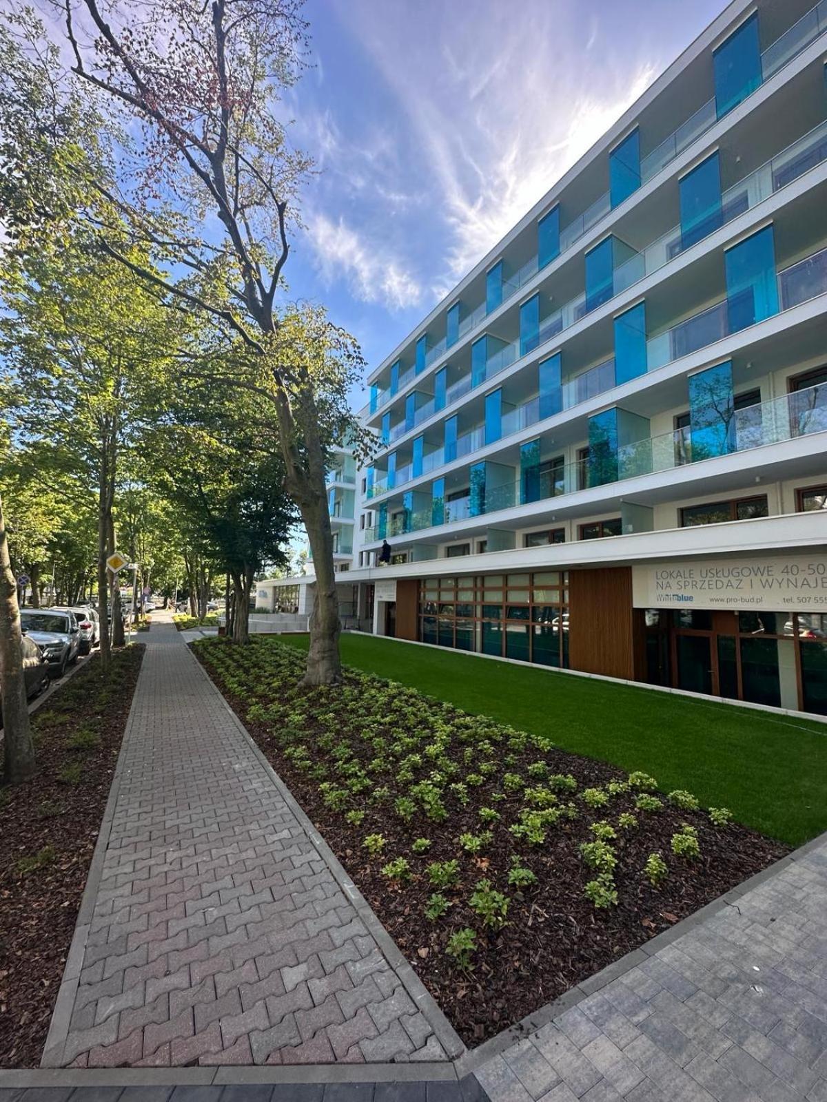 4Summer Kolobrzeg Apartamenty White Blue Sauna & Fitness & Parking 100 Metrow Do Pieknej Szerokiej Piaszczystej Plazy, Wspanialy Widok Z Duzego Tarasu! 100 Meter Zu Einem Schoenen Breiten Sandstrand, Herrliche Aussicht Von Einer Grossen Terrasse! Exterior photo