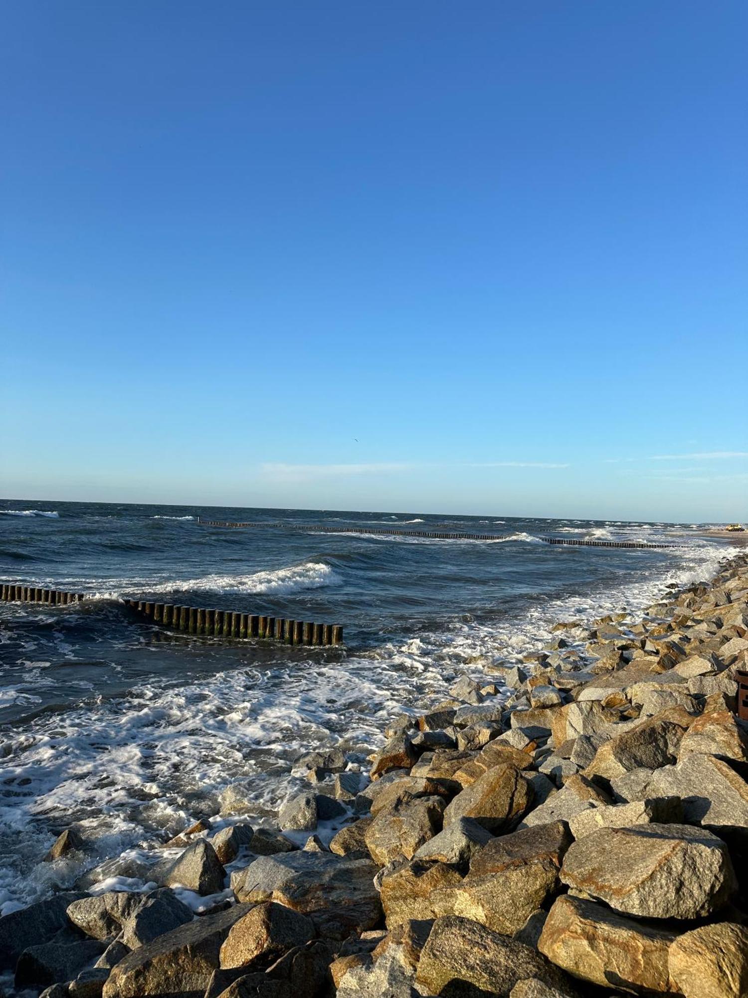 4Summer Kolobrzeg Apartamenty White Blue Sauna & Fitness & Parking 100 Metrow Do Pieknej Szerokiej Piaszczystej Plazy, Wspanialy Widok Z Duzego Tarasu! 100 Meter Zu Einem Schoenen Breiten Sandstrand, Herrliche Aussicht Von Einer Grossen Terrasse! Exterior photo
