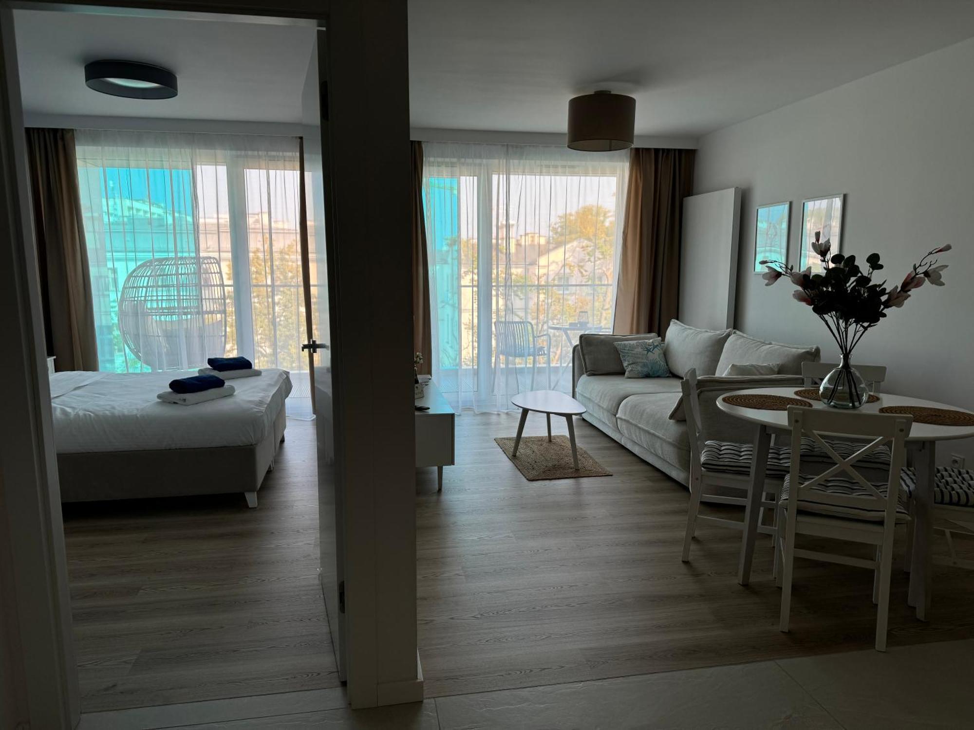 4Summer Kolobrzeg Apartamenty White Blue Sauna & Fitness & Parking 100 Metrow Do Pieknej Szerokiej Piaszczystej Plazy, Wspanialy Widok Z Duzego Tarasu! 100 Meter Zu Einem Schoenen Breiten Sandstrand, Herrliche Aussicht Von Einer Grossen Terrasse! Exterior photo